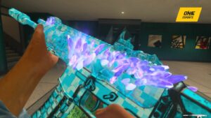 Inspecting the MCW with Glacial Cold skin at the Vista map in Modern Warfare 3
