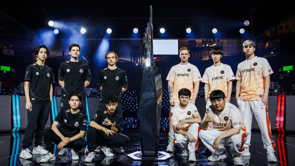 LEC Season Finals 2024 featuring G2 Esports players Brokenblade, Yike, Caps, Hans-sama, and Mikyx, and Fnatic members Oscarinin, Razork, Humanoid, Noah, and Jun