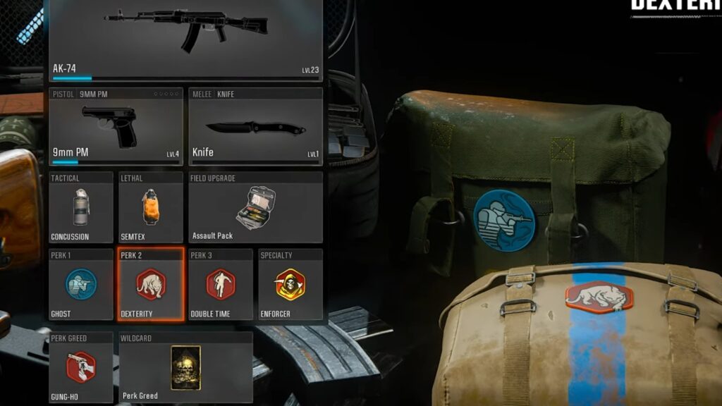 AK-74 loadout complete with perks, equipment, field upgrade, and secondary