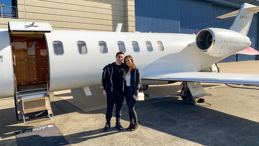 Shroud, private jet