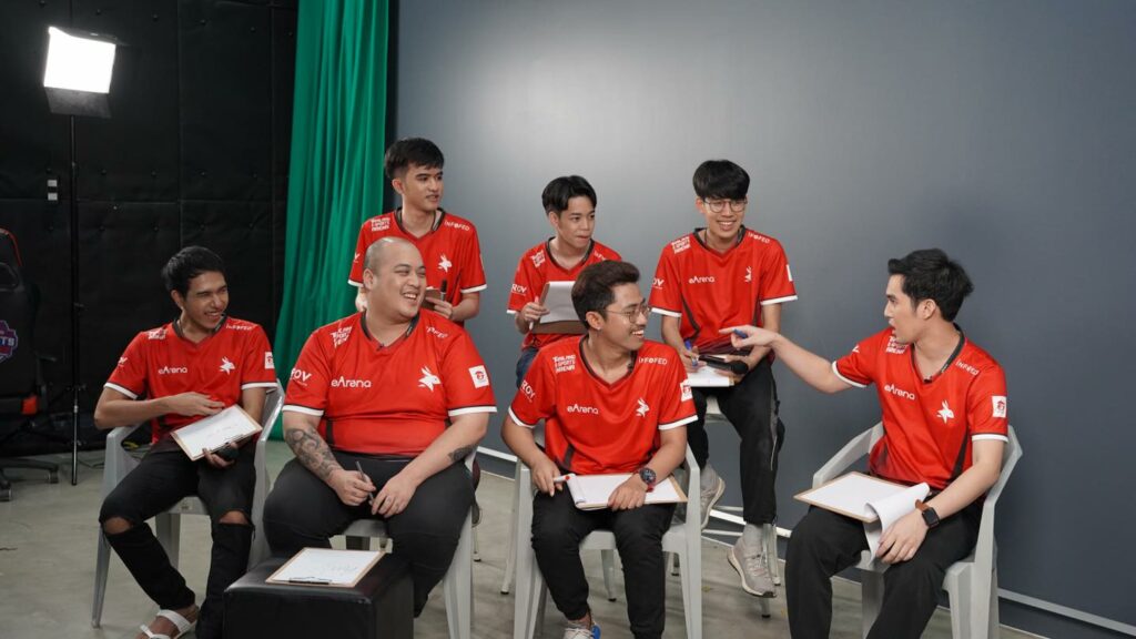 ไลน์อัพทีม RoV ของ eArena เหลือเพียง JOMMy และ Cherie เท่านั้น