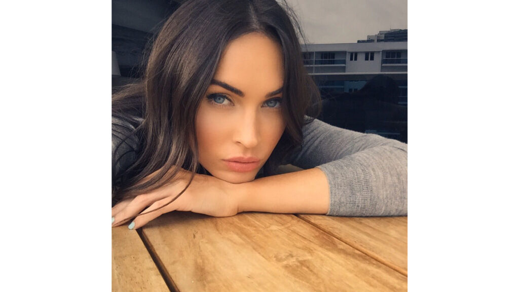 Fortnite Megan Fox Selfie