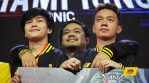 Si Coach Yeb kasama sina Kairi at Butss